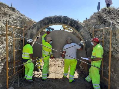 Imagen Los equipos de Acción Territorial reconstruyen una alcantarilla en la SGV-3310 conservando su aspecto original