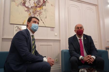 Imagen La Diputación y la Consejería de Presidencia firman el convenio mediante el cual la institución gestionará 1,9 millones del Fondo Extraordinario