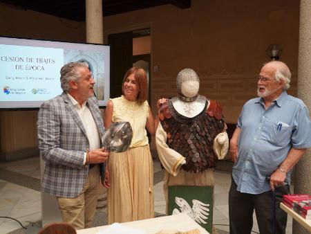Imagen La Diputación de Segovia contará con un importante fondo de trajes y otros elementos de la época romana y medieval gracias a la donación particular de Gary y Maureen Beals